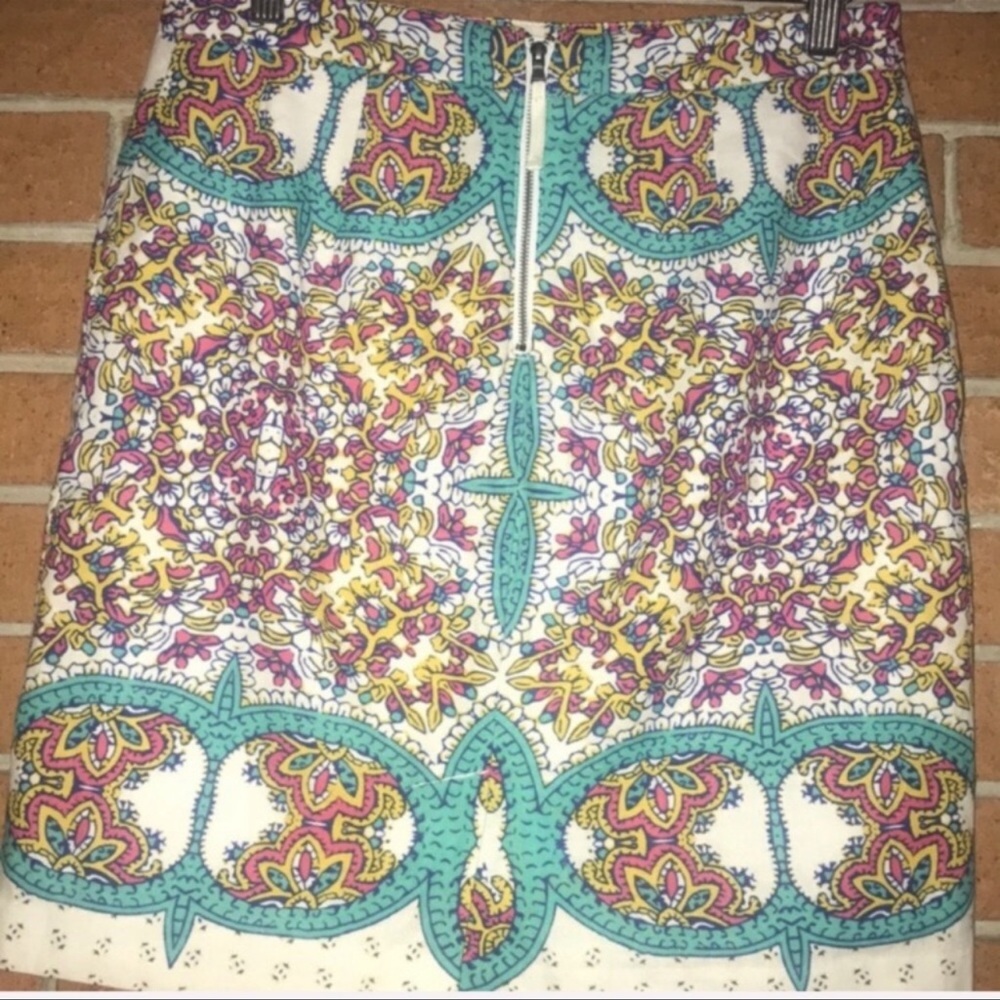 LUCY AND LAUREL PAISLEY LINEN SKIRT with back exposed zipper - Picture 3 of 7